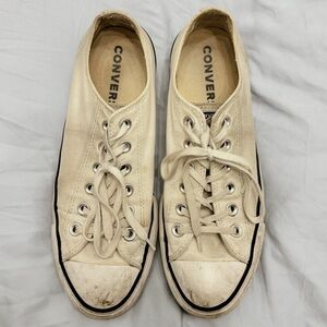 Women’s platform converse